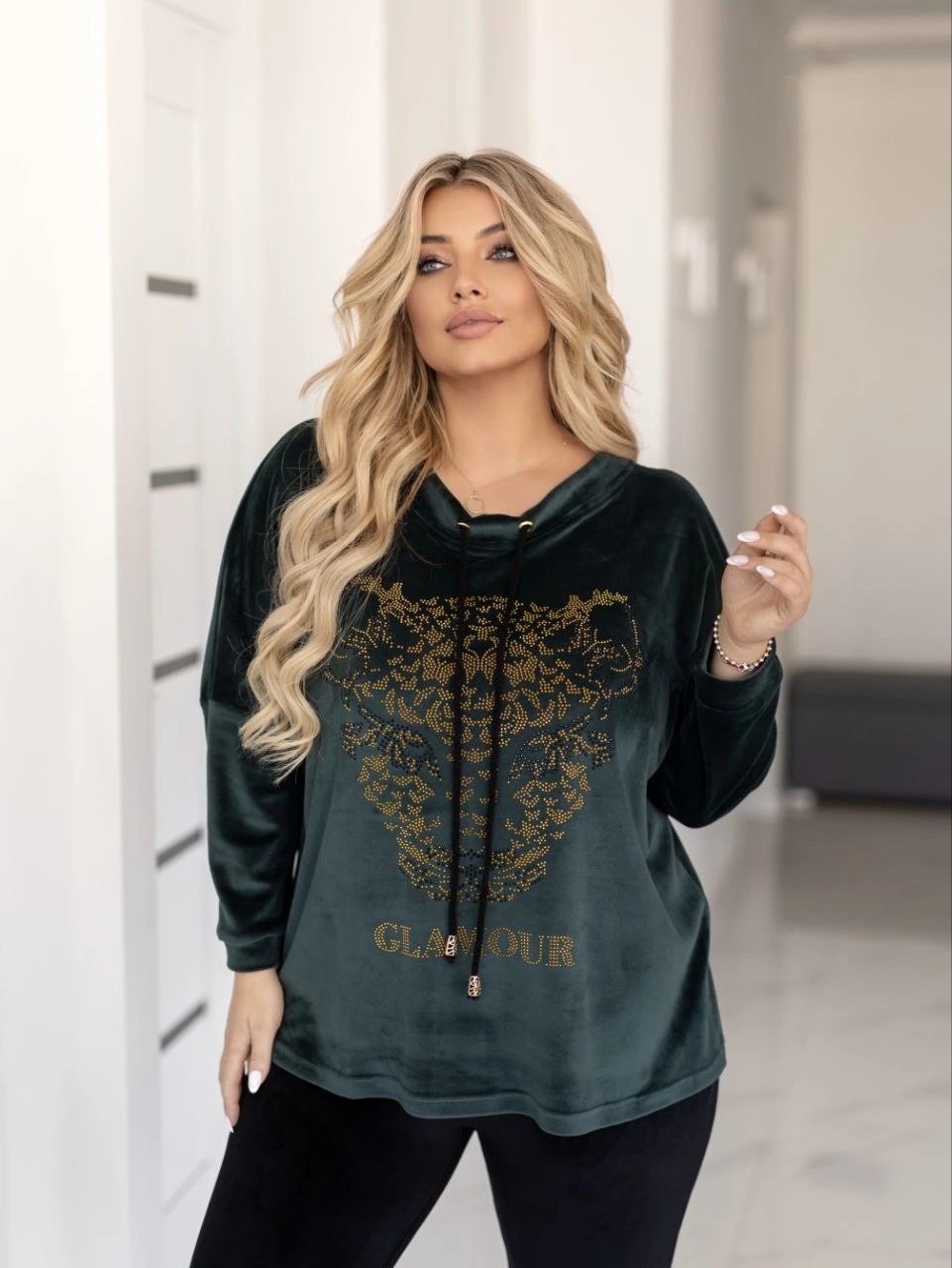 Стильный спортивный костюм