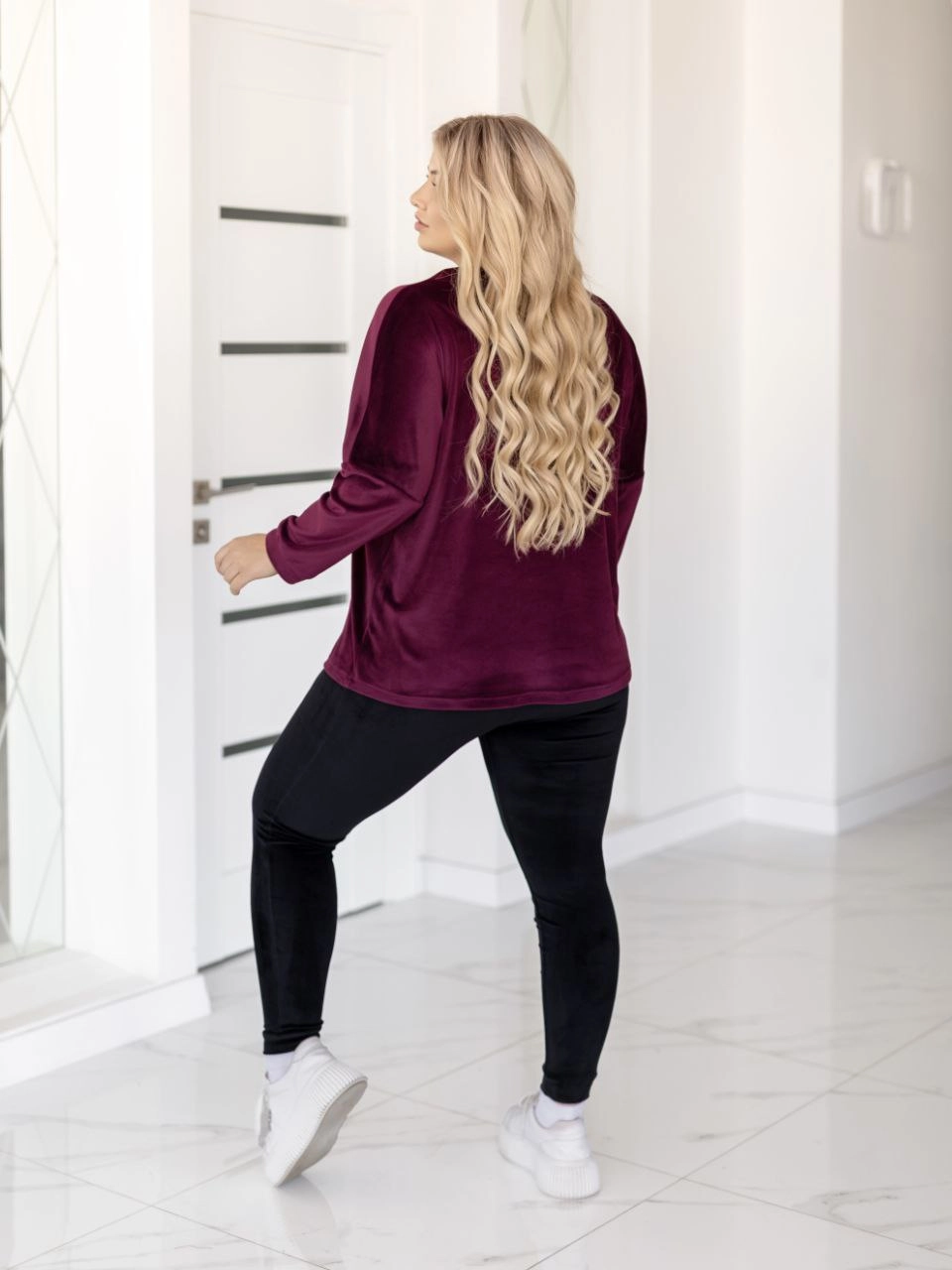 Стильный спортивный костюм