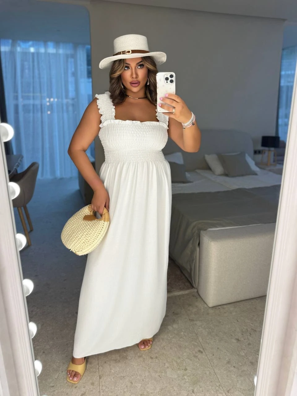 Стильное платье