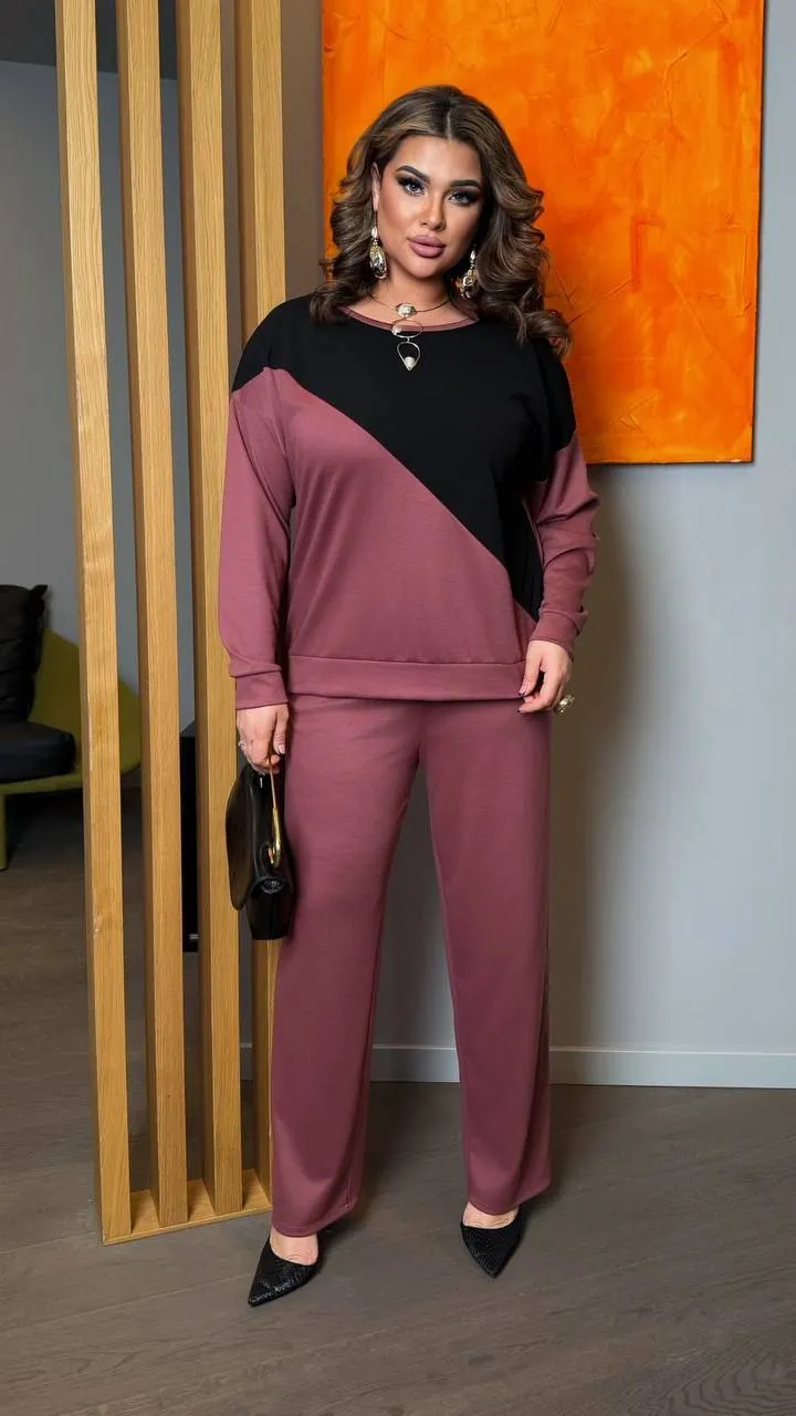 Оригинальный трикотажный костюм