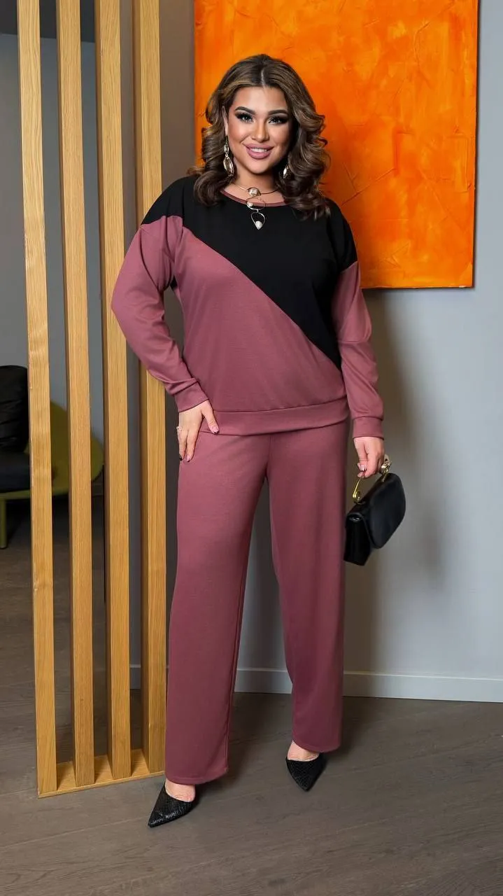 Оригинальный трикотажный костюм