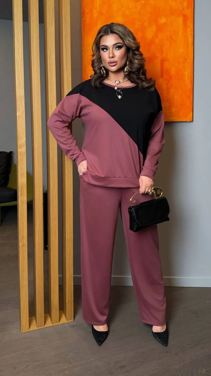 Оригинальный трикотажный костюм